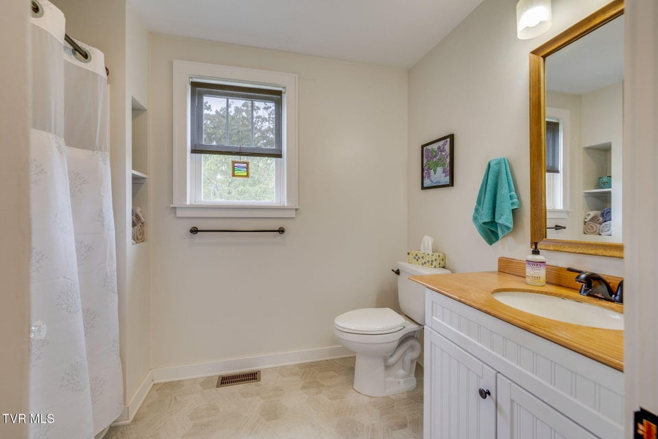 Photo #20: 205 Willow Street