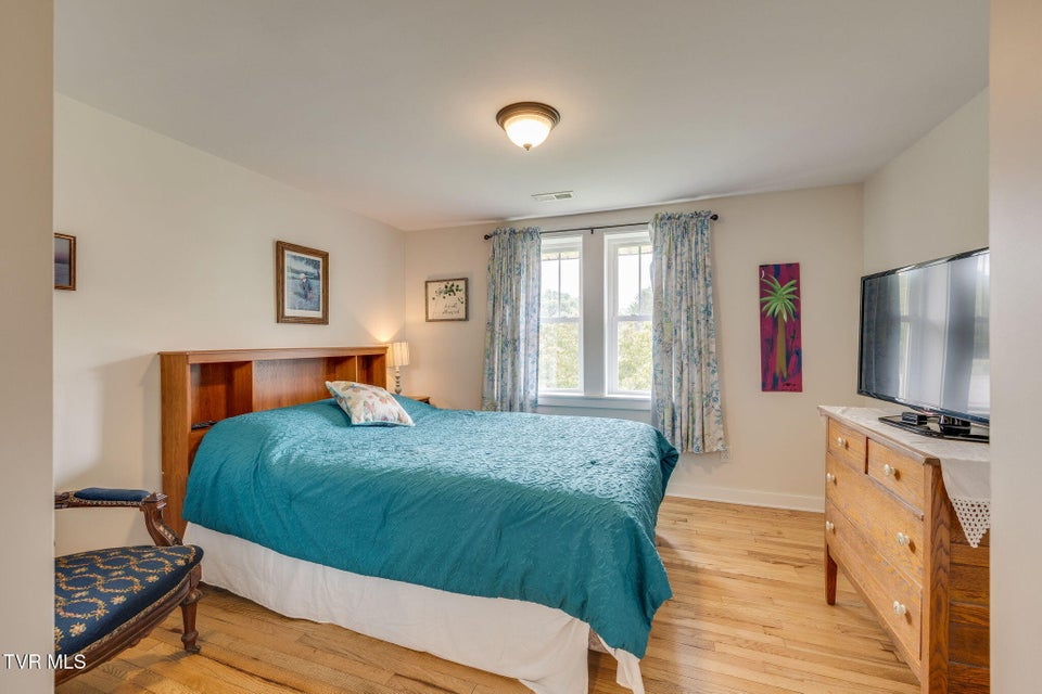 Photo #28: 205 Willow Street