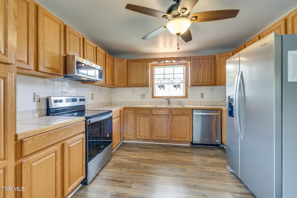 Photo #33: 205 Willow Street