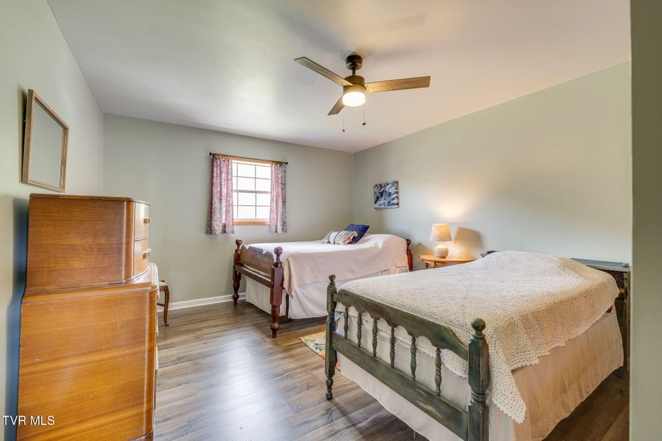 Photo #34: 205 Willow Street