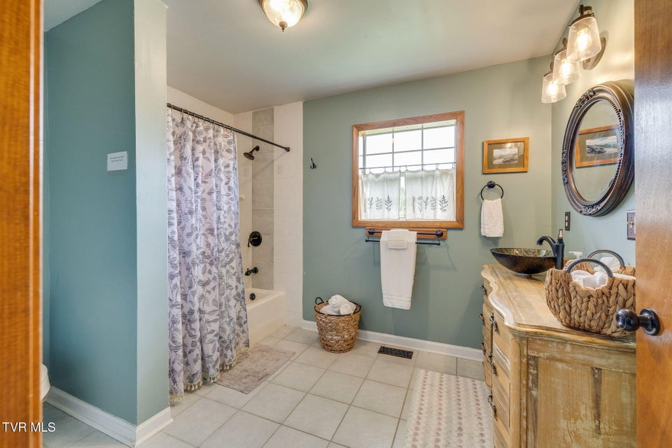 Photo #36: 205 Willow Street