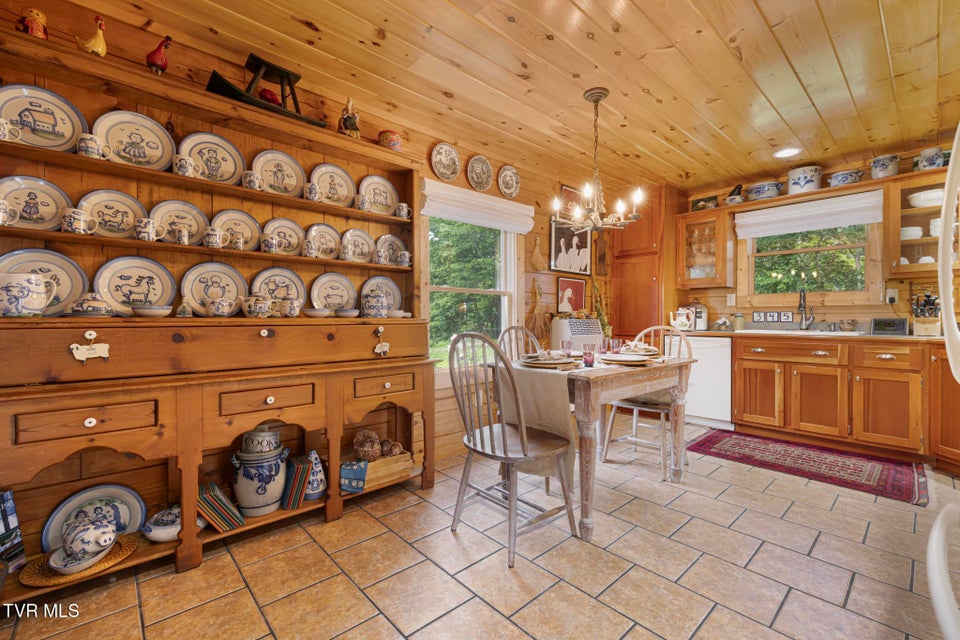 Photo #33: 264 Roanwood Road