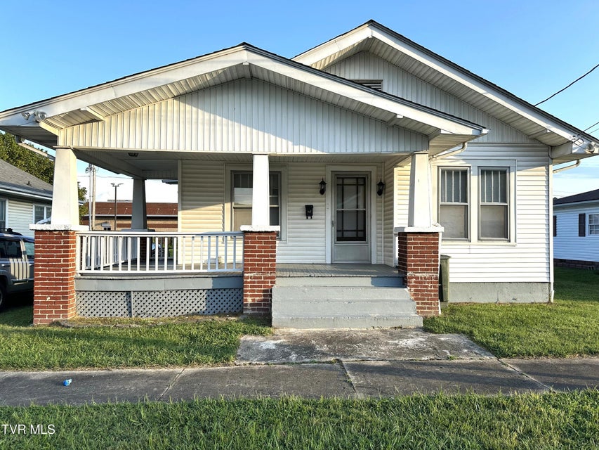 Photo #2: 210 Cottage Avenue