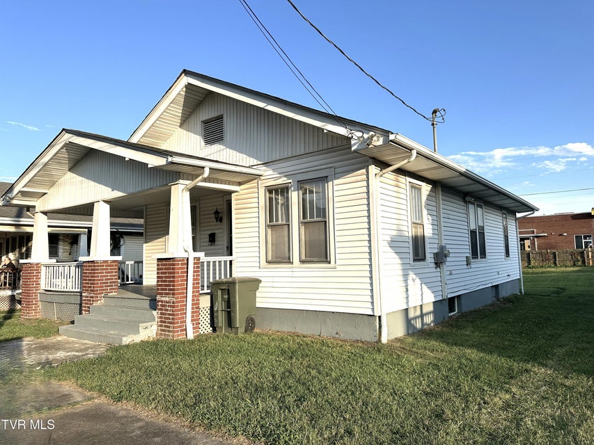 Photo #4: 210 Cottage Avenue