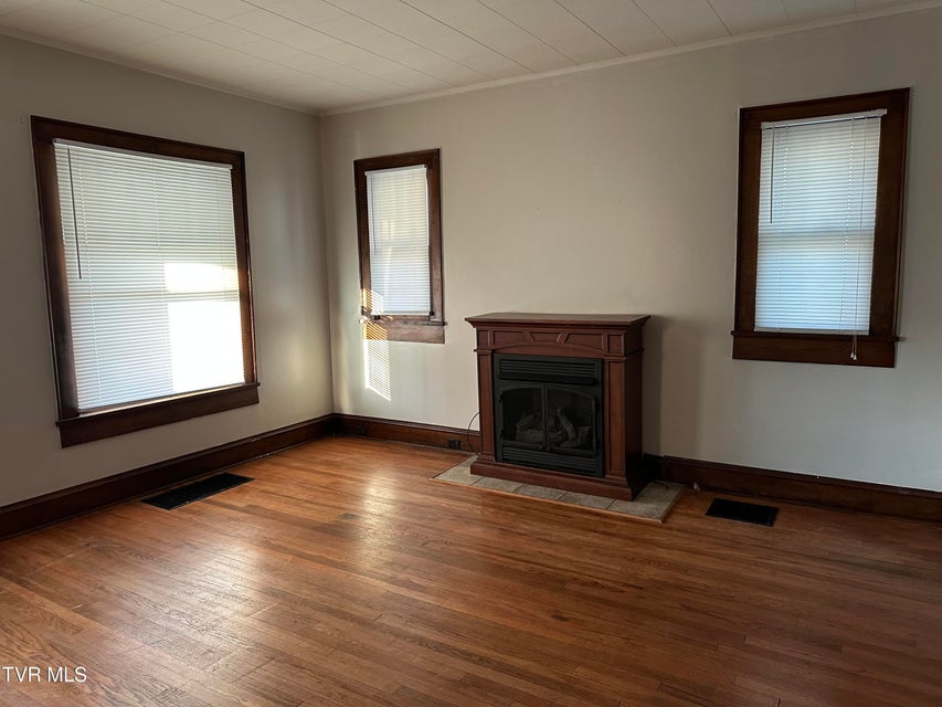 Photo #11: 210 Cottage Avenue