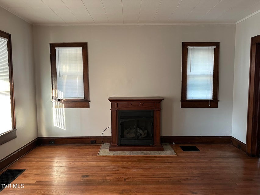 Photo #12: 210 Cottage Avenue