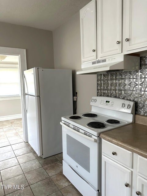 Photo #17: 210 Cottage Avenue