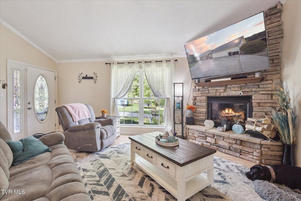 Photo #4: 7717 Greenbriar Road