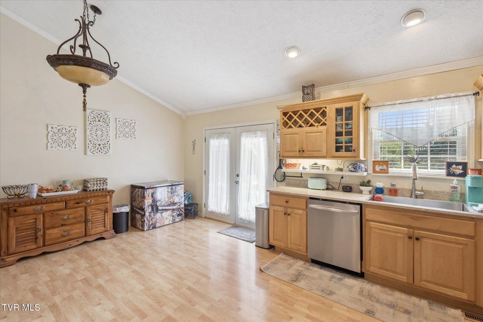 Photo #10: 7717 Greenbriar Road