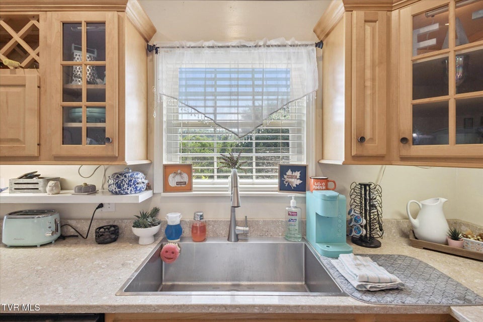 Photo #11: 7717 Greenbriar Road