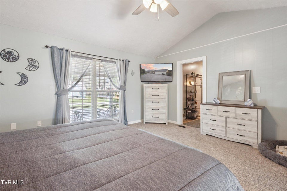 Photo #13: 7717 Greenbriar Road