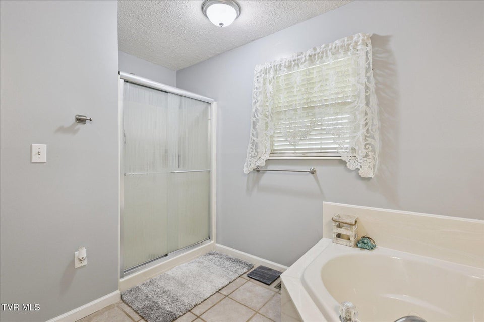 Photo #15: 7717 Greenbriar Road