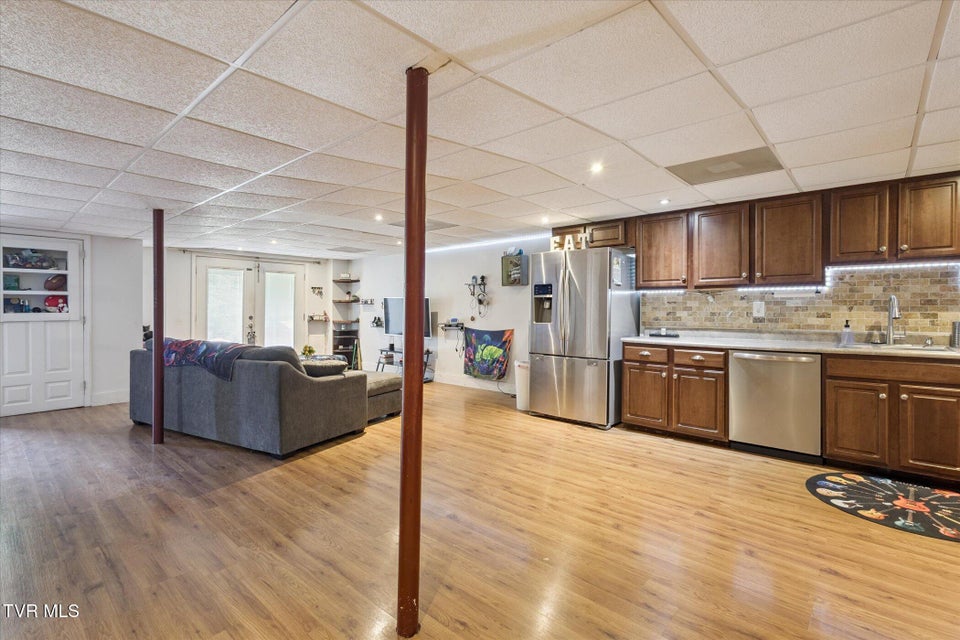 Photo #31: 7717 Greenbriar Road