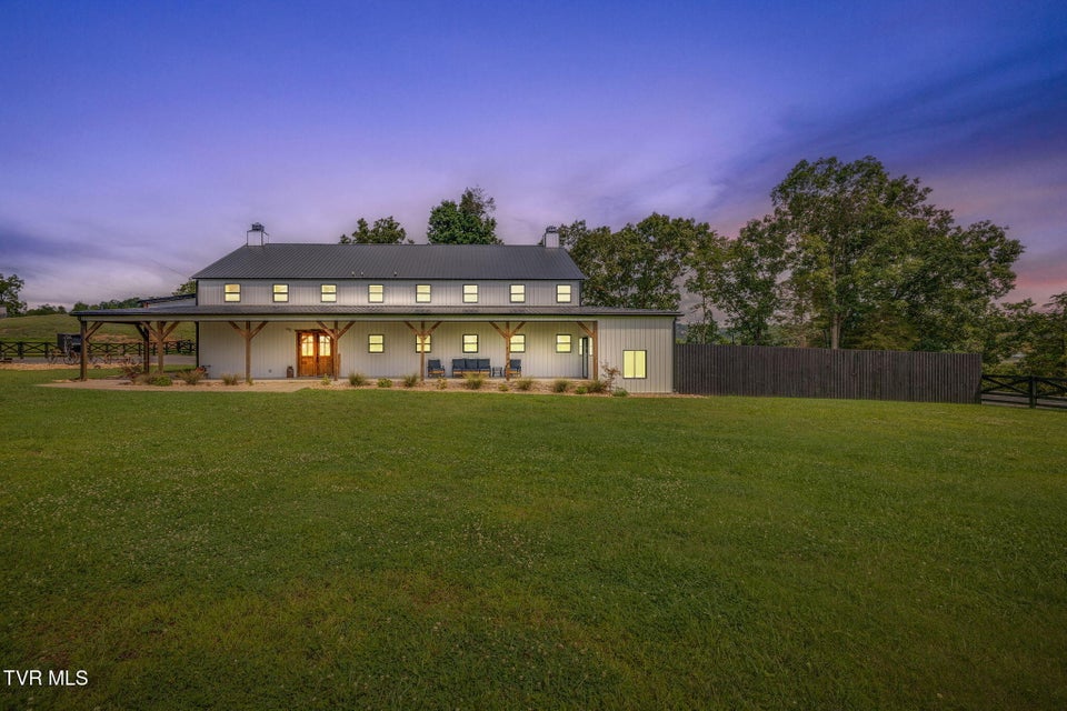 Photo #4: 544 Armstrong Drive