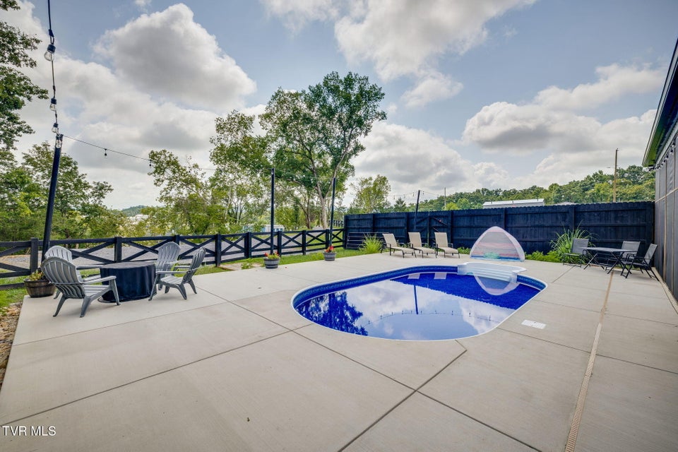 Photo #53: 544 Armstrong Drive