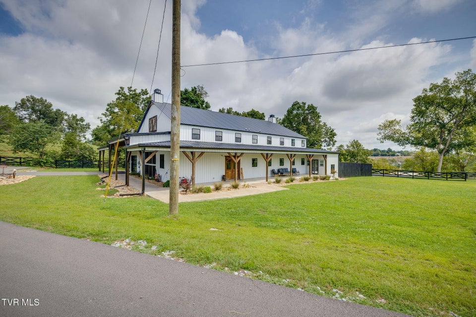 Photo #5: 544 Armstrong Drive