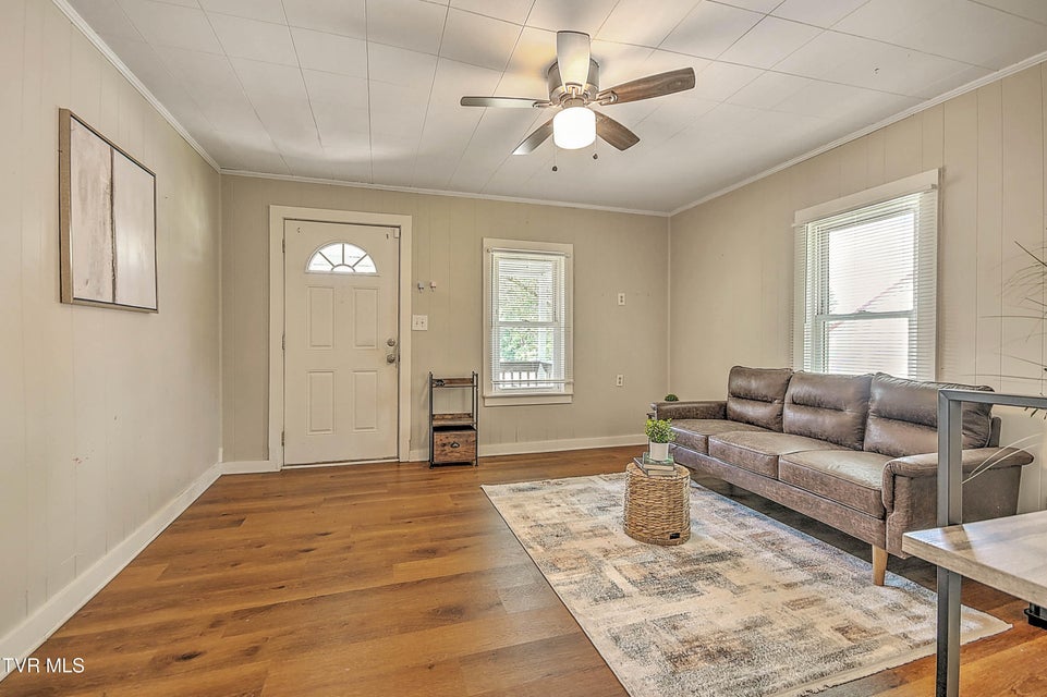 Photo #4: 1433 Miller Street