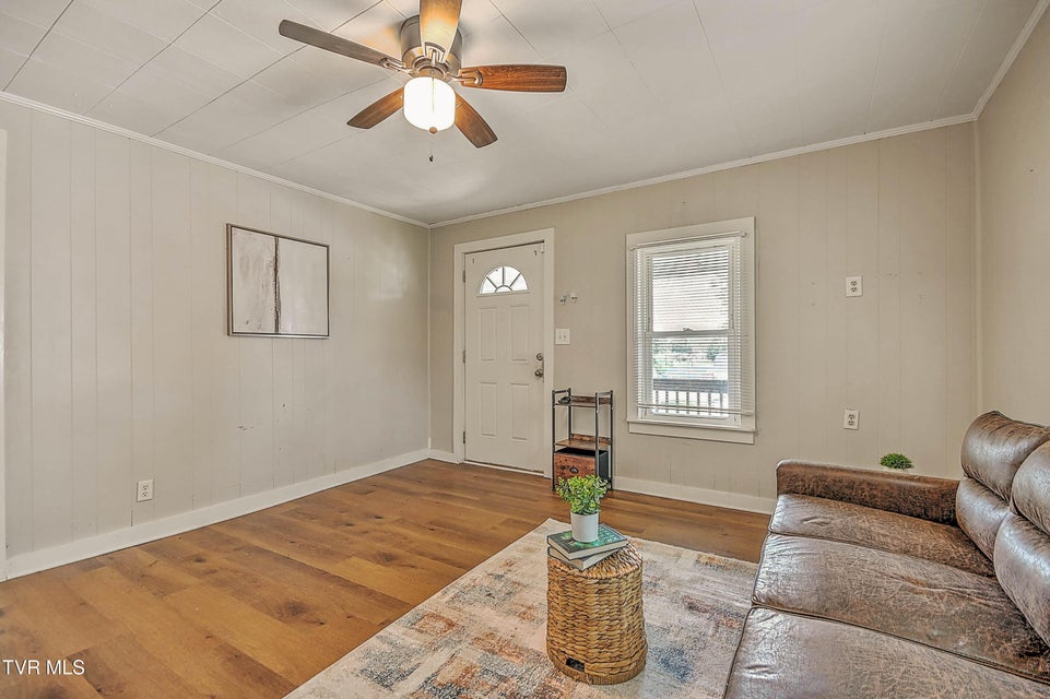 Photo #6: 1433 Miller Street