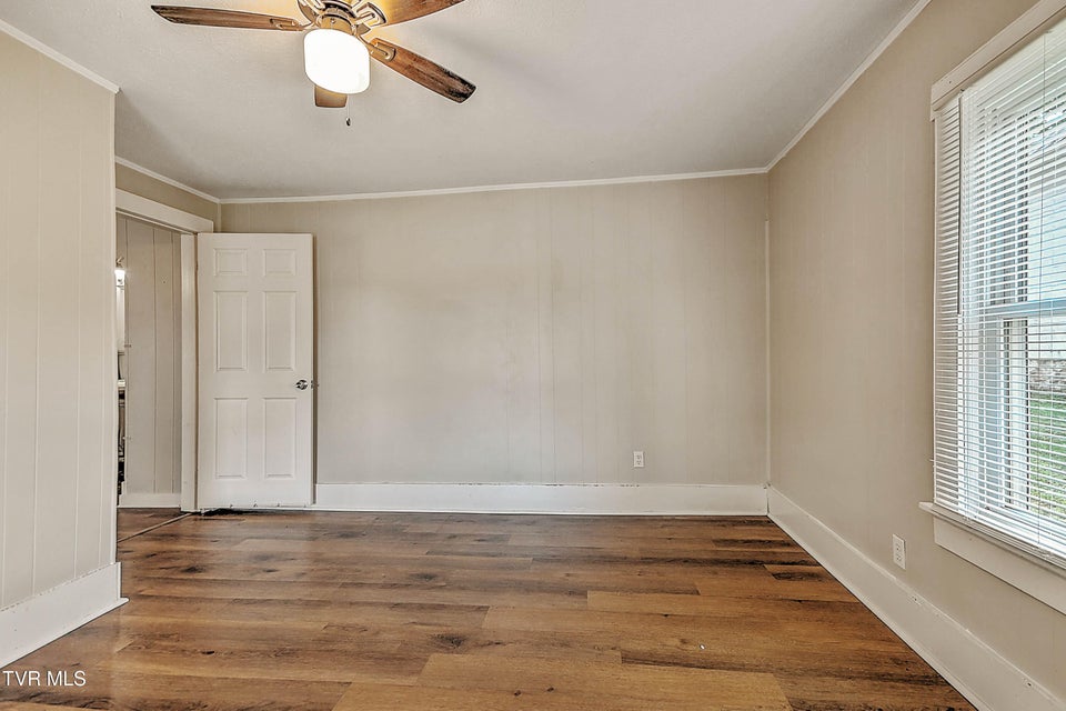 Photo #10: 1433 Miller Street