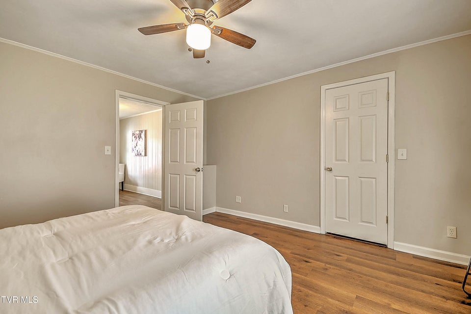 Photo #19: 1433 Miller Street