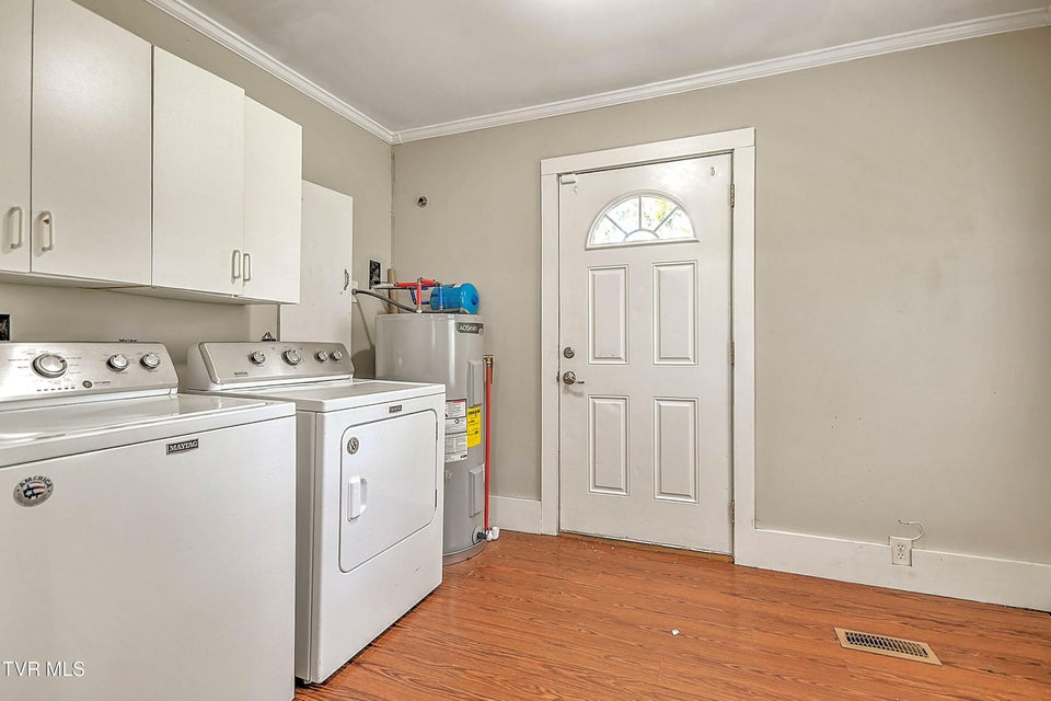 Photo #24: 1433 Miller Street