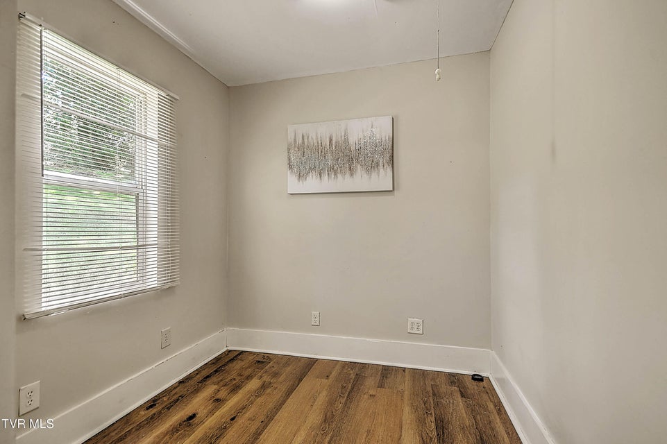 Photo #27: 1433 Miller Street