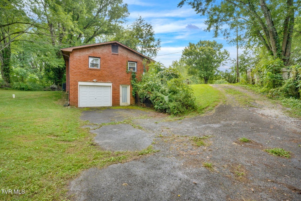 Photo #23: 223 Timber Ridge Road