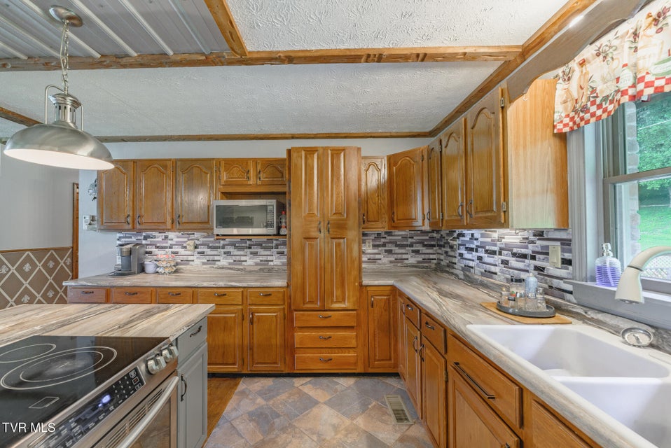 Photo #11: 1528 Irondale Road