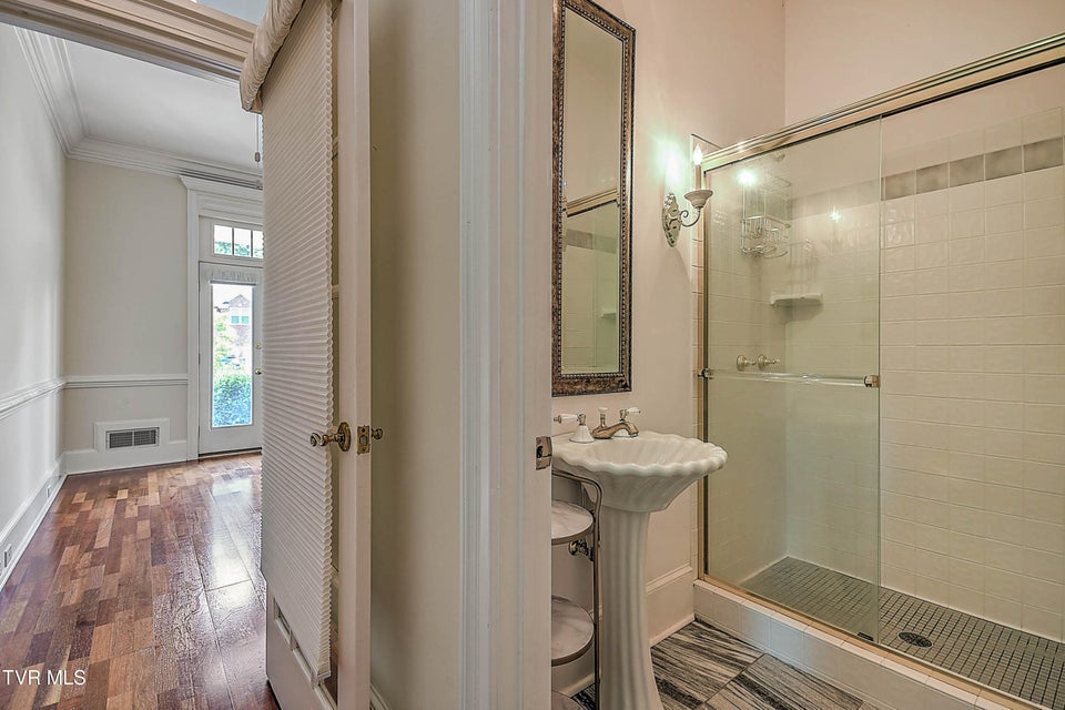 Photo #28: 208 Park Ridge Court