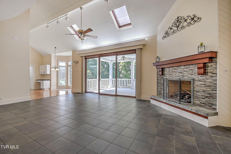 Photo #29: 208 Park Ridge Court