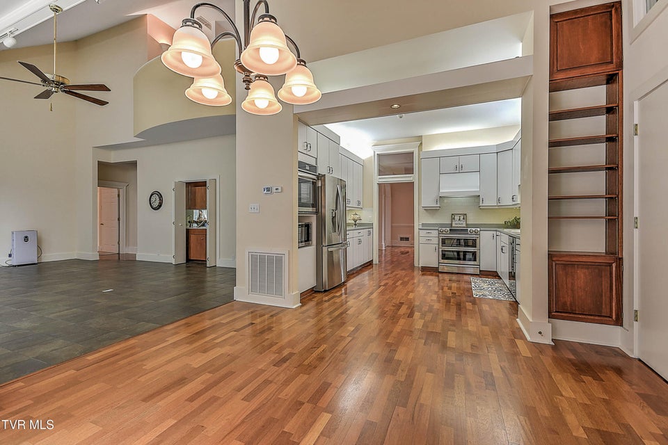 Photo #37: 208 Park Ridge Court