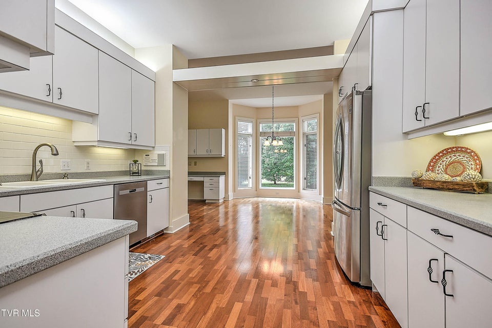 Photo #41: 208 Park Ridge Court