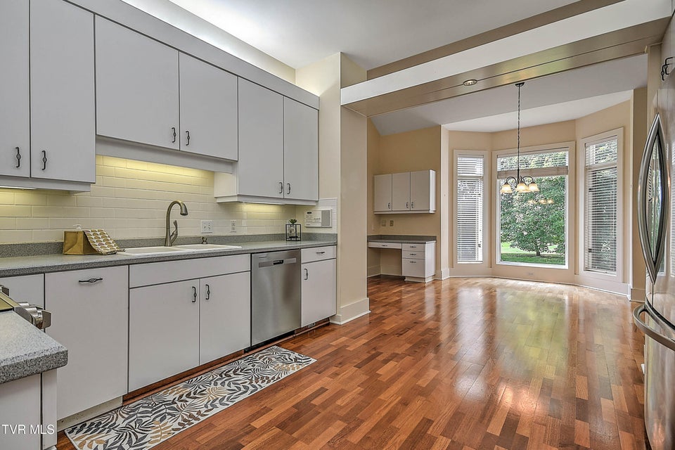 Photo #42: 208 Park Ridge Court