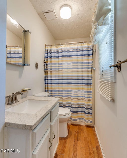 Photo #21: 909 Exeter Place