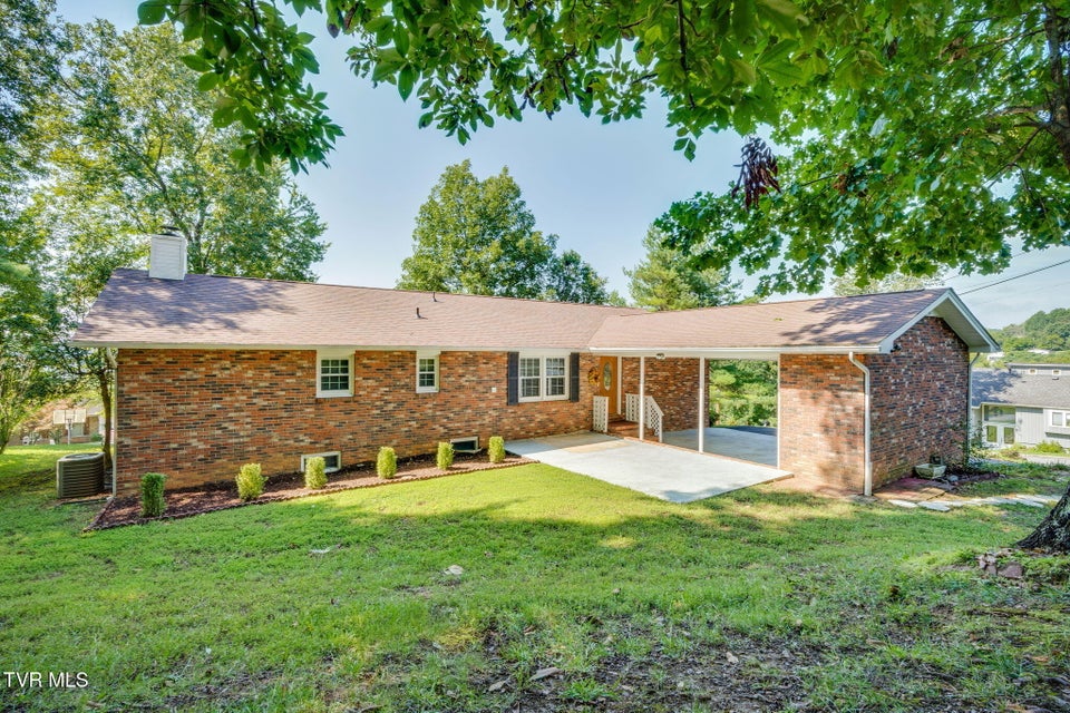 Photo #38: 909 Exeter Place
