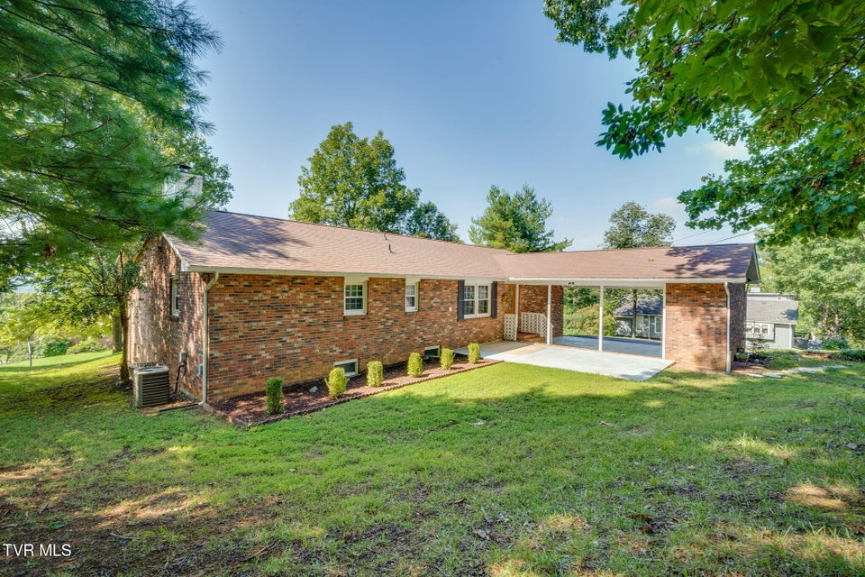 Photo #39: 909 Exeter Place