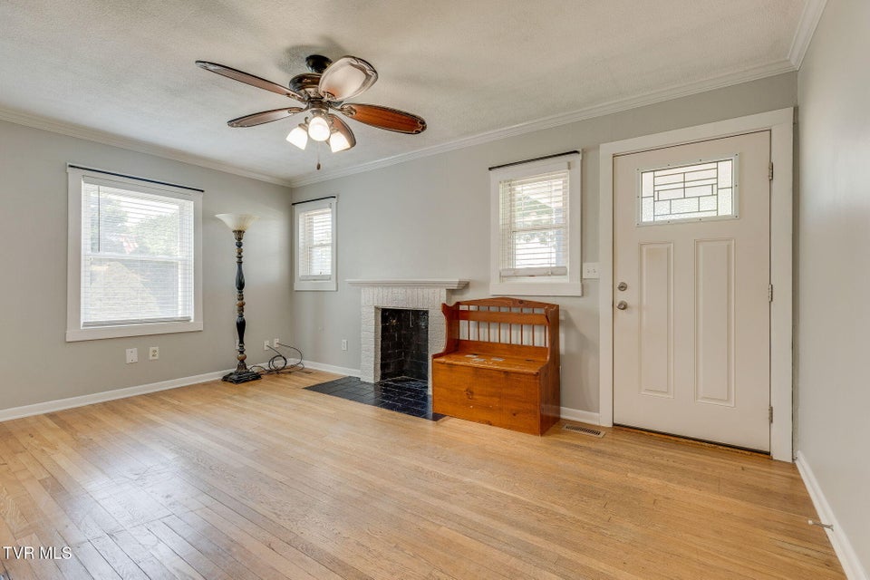 Photo #8: 1617 Barnes Street