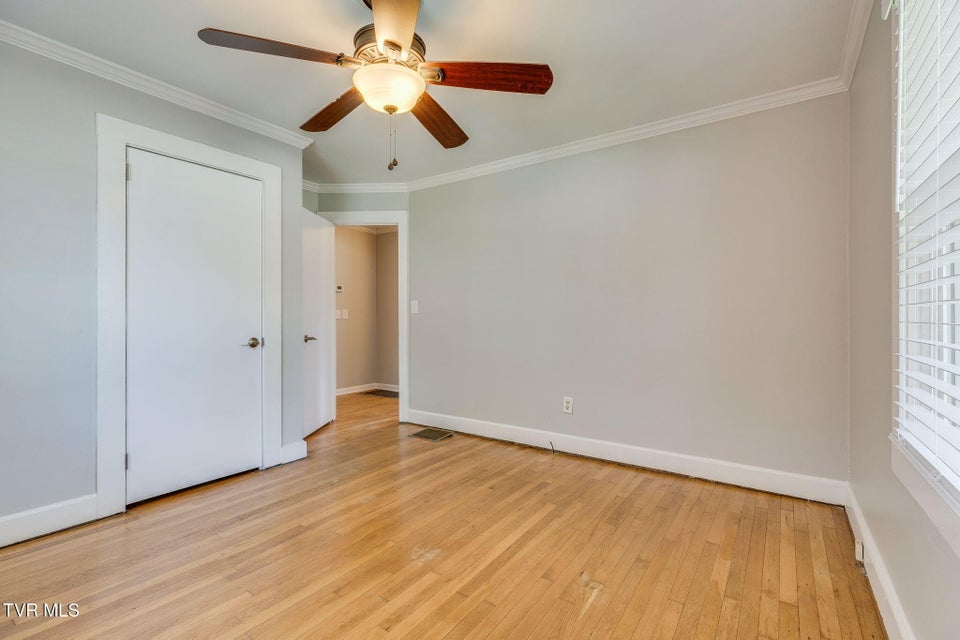 Photo #27: 1617 Barnes Street