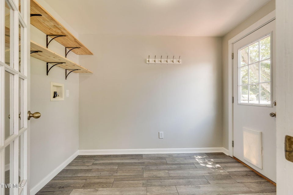 Photo #28: 1617 Barnes Street