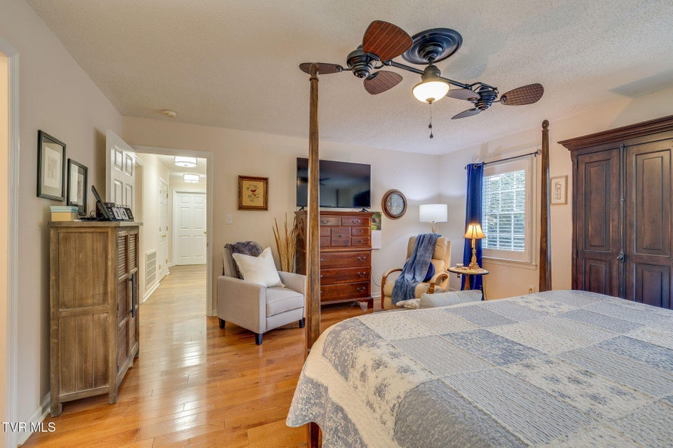 Photo #25: 10 Mcgregor Place