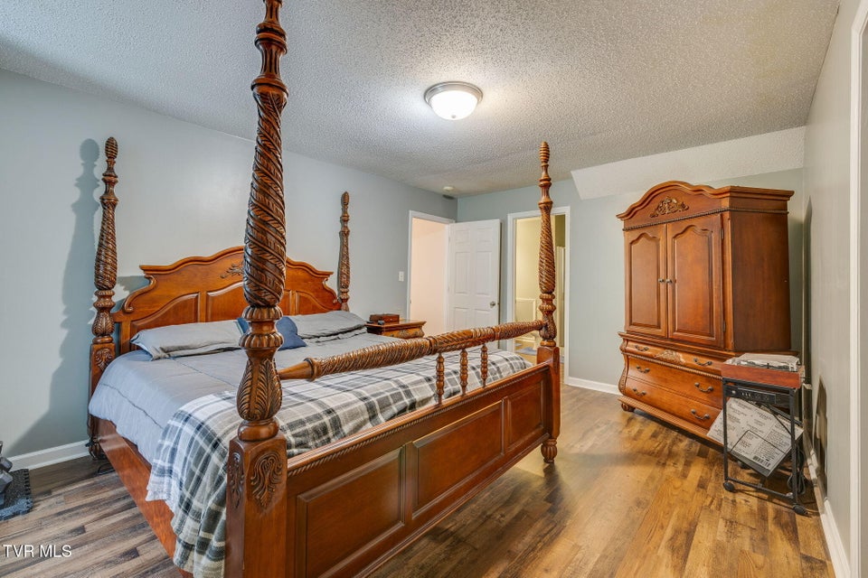 Photo #34: 10 Mcgregor Place
