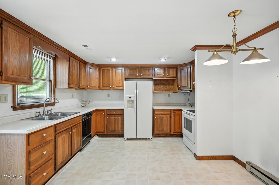 Photo #6: 1050 Spruce Avenue