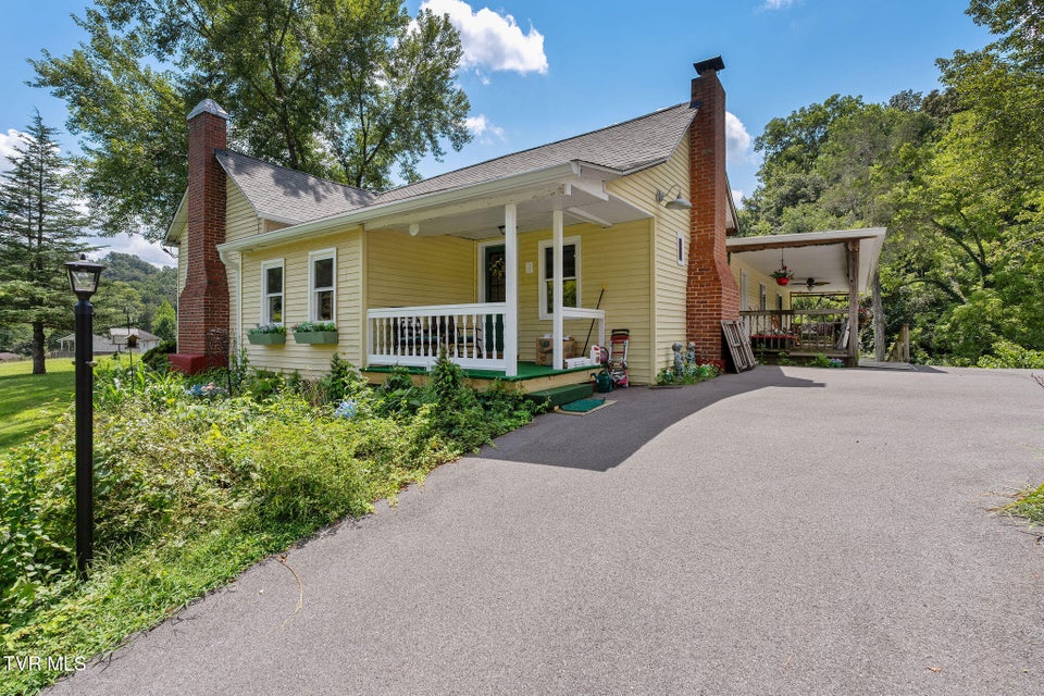 Photo #2: 4312 Reservoir Rd Road