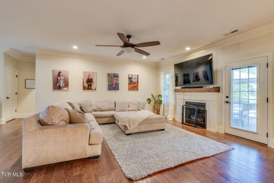 Photo #19: 3017 Calton Hill