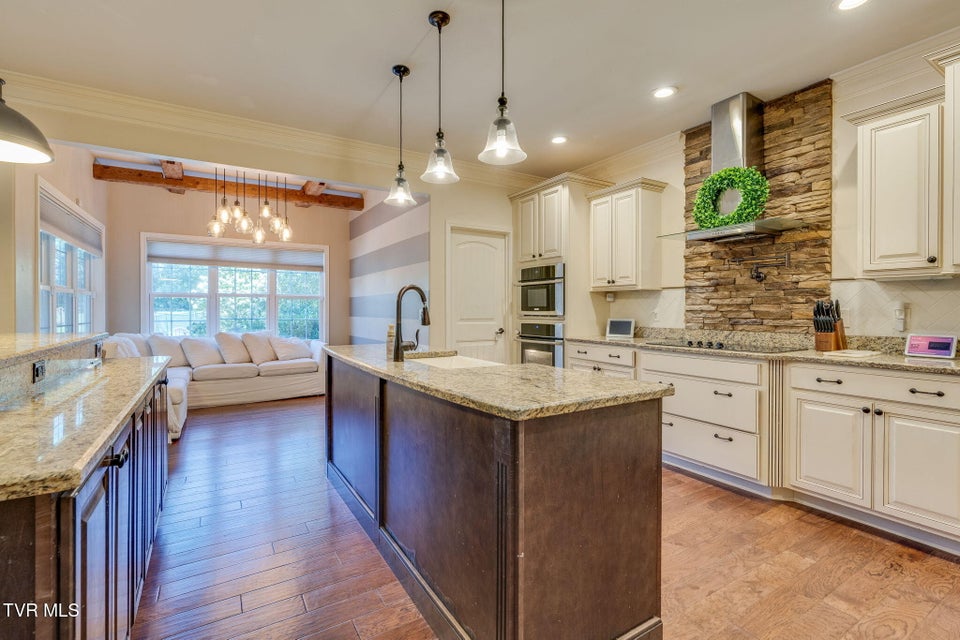 Photo #24: 3017 Calton Hill