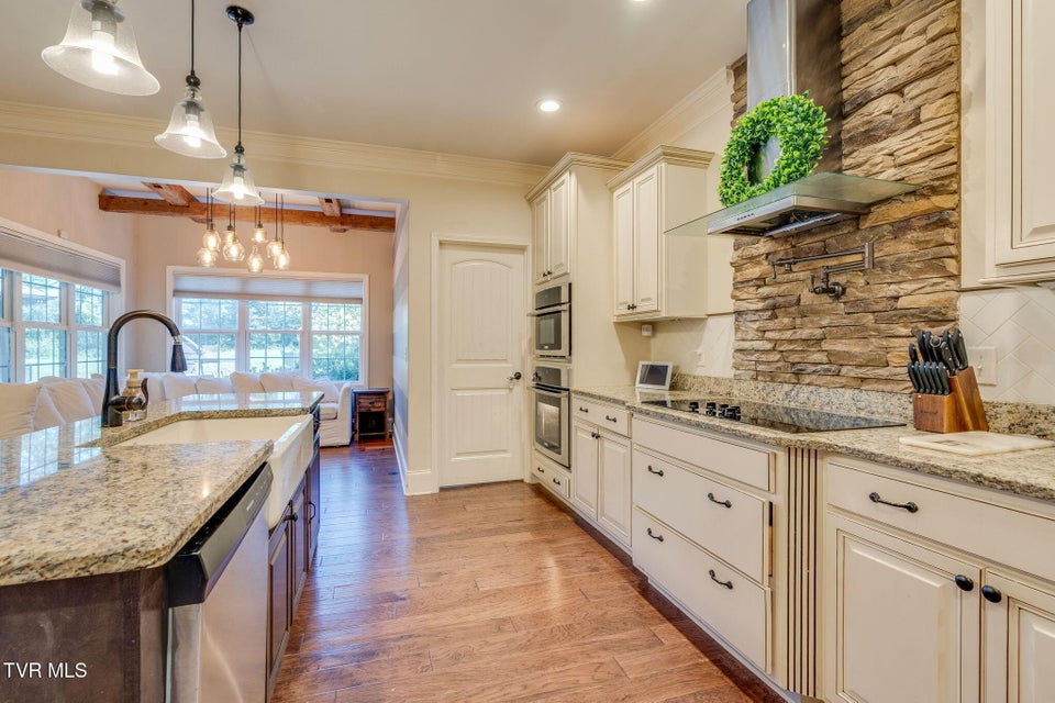 Photo #25: 3017 Calton Hill