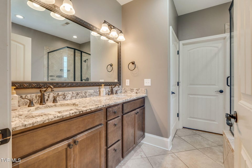 Photo #32: 3017 Calton Hill