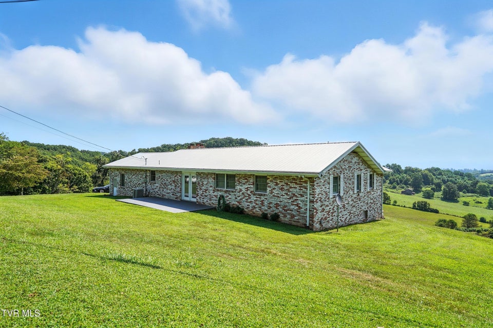 Photo #37: 2067 High Point Road Road