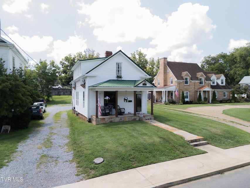 Photo #3: 407 Irish Street
