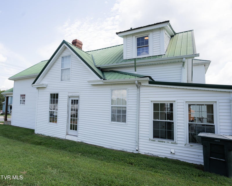 Photo #8: 407 Irish Street